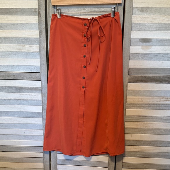 Urban Outfitters Dresses & Skirts - Urban Outfitters Rust Button-Front Midi Skirt